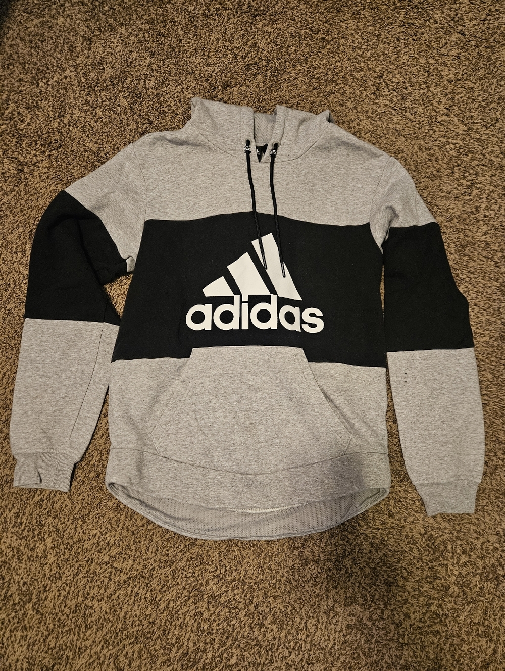 Adidas Sweatshirt